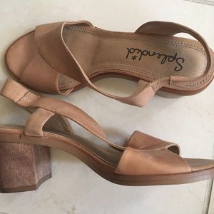 Splendid brown heels